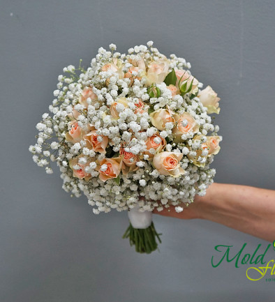 Bridal Bouquet of Roses and Baby's Breath photo 394x433